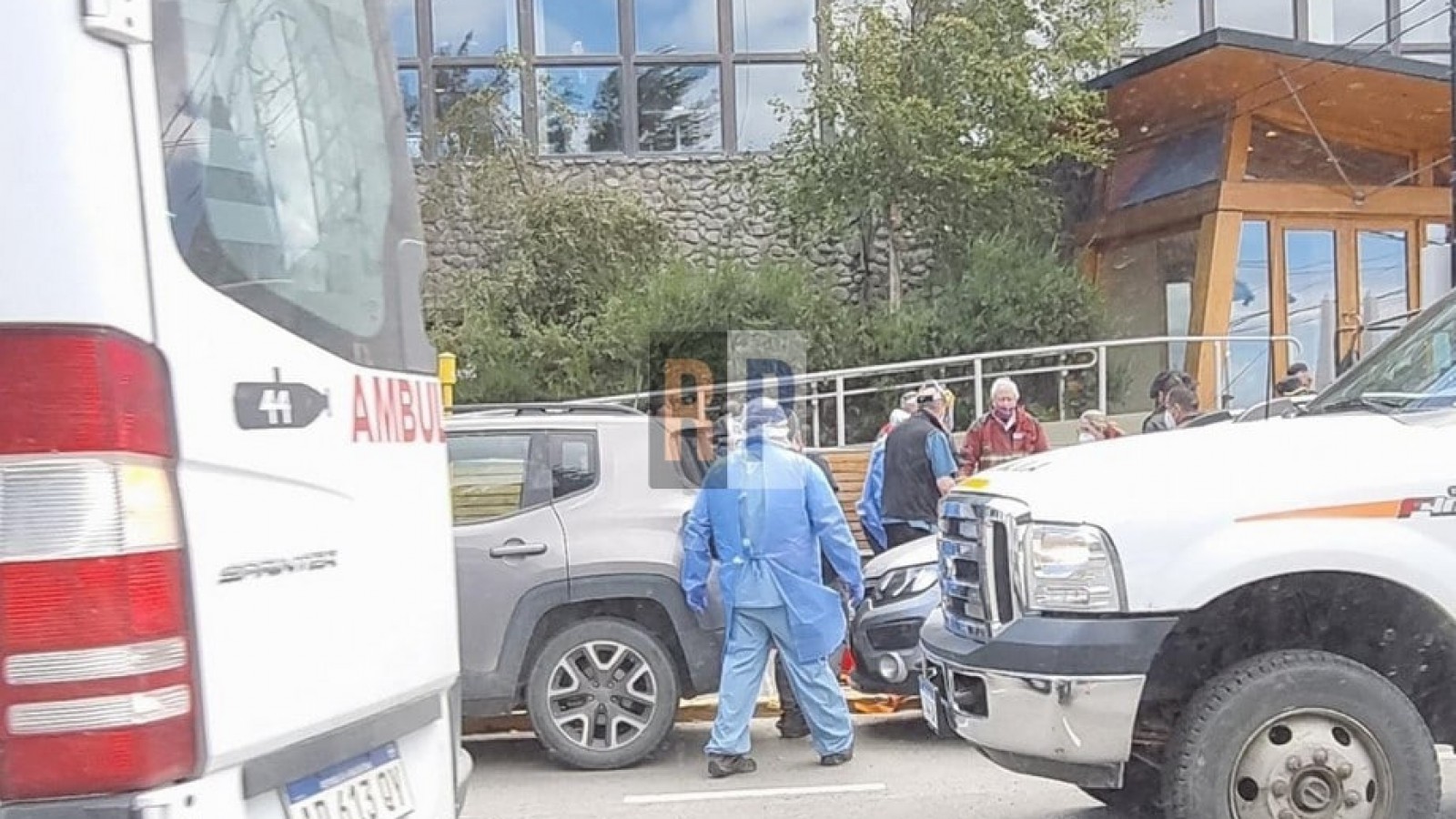 Un turista falleció tras descompensarse en la vía pública en pleno centro de Ushuaia